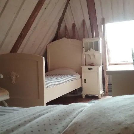 Otepaeae Kuelmalaette Vakantiehuis *